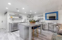 On the Rocks Shangri La Country Estates Luxury 1-bedroom condo-sleeps 6 - piscina