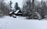 Charming Log Cabin in Lake George
