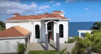Exclusive French Polynesian Inspired Ocean View Villa  호텔