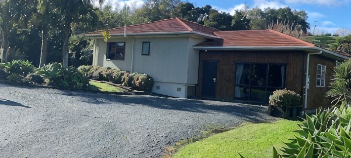 Charming 3-bedroom cottage in Whangarei with WiFi, AC Hotels in Whangarei