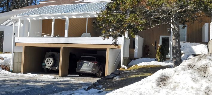 Mad River Valley Condo with Gourmet Kitchen, 2 Bedrooms, comfortably sleeps 6 Hotels in Warren