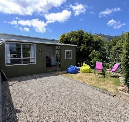 Modern cabin at beautiful Pohara Beach - Wifi