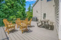 Huge Luxury Home with huge Deck near Powell Butte Park