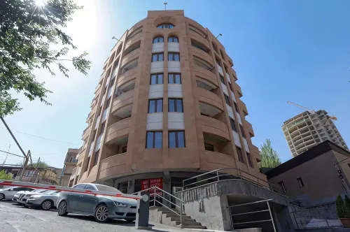 Apart hotel on Saryan Str 26/3