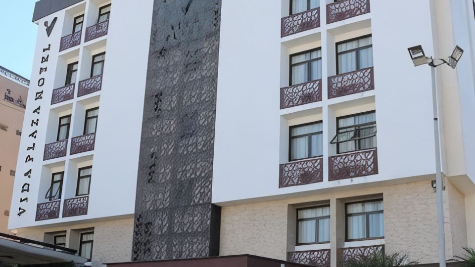 Vida Plaza Hotel