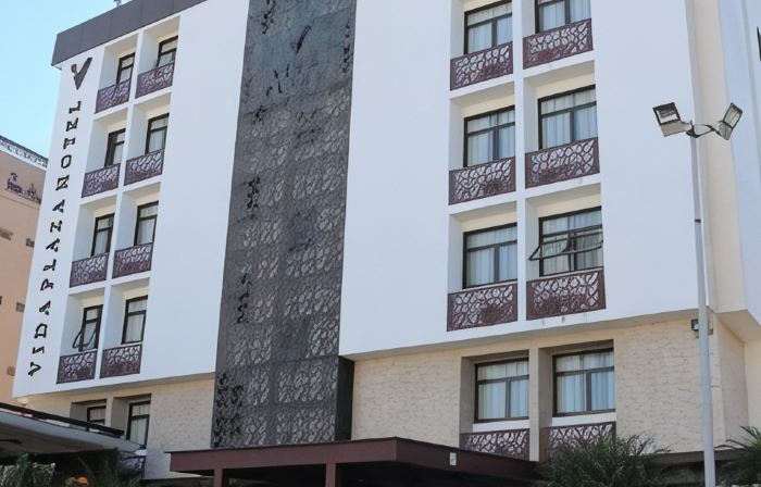 Vida Plaza Hotel