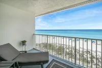 Dreamy Oceanfront Penthouse: Indulge in Luxury Spa, Panoramic Views & Beach Fun! - بوتيك