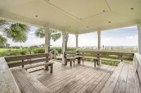Stylish Oceanfront Condo - Huge Balcony - 3 Pools, Lazy River, and Hot Tub - Private Pools