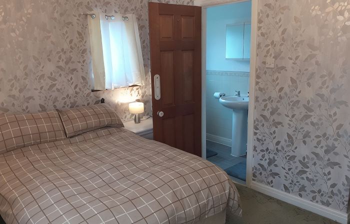 Executive House,WiFi,Superb Views,Pets O.K.Walk into Llanrwst.Sleeps 7+Baby/cot