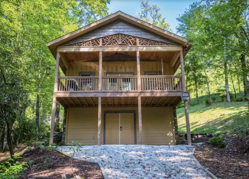 Secluded mountain top luxury getaway in the Nantahala National Forest! - 4성급