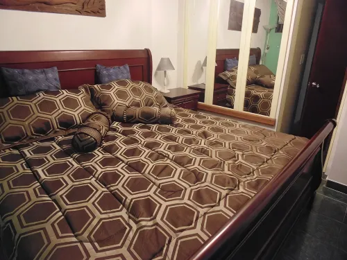 2 bedroom apartment in mountain top villa with pool.. - Wifi