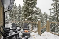 Cozy Breck Chalet - Private Sauna, Hot Tub, Fire Pit + 1.5mi to Breckenridge!!
