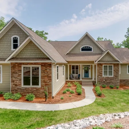 4 Bedrooms/Community Boat Docks/Nice Yard/Short walk to the Lake