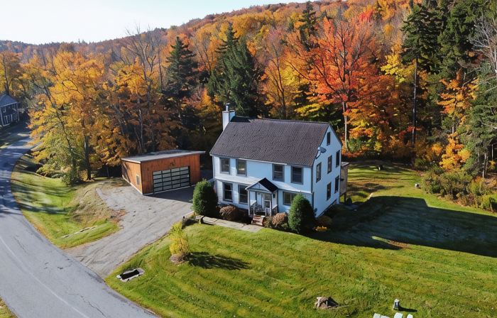 Stunning Single Family 4 BR 4 Bath Home in Kingswood