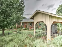Large & Private Guest House Apt w/ Patio + Views! Hotele w: Boyle County