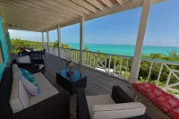 Breathtaking Views, Outstanding Accommodation - Pool, Deck & Solar - appartements de vacances