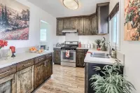 Entire Remodeled House 2B1B in LA w/self check-in