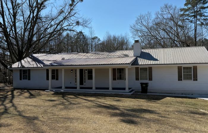 Peaceful Modern Country Home with all amenities