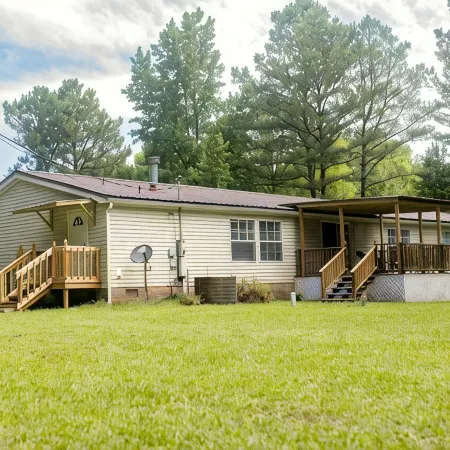 Quiet country living in a newly remodeled mobile home on 1.5 acres - 7 mi to MSU