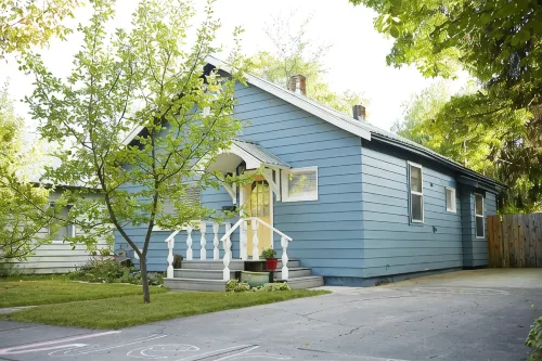 Cozy & Clean Home 2 blocks to Downtown, 3.5 mi. to base of Schweitzer!