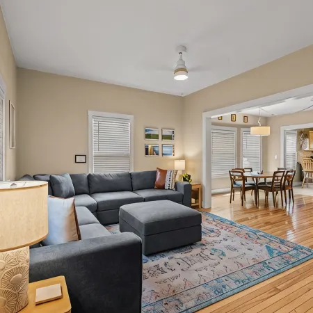 Cozy & Clean Home 2 blocks to Downtown, 3.5 mi. to base of Schweitzer! Отели в г. Сандпойнт