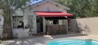 Small 30m2 house for 2 people on private property with swimming pool - 2 ดาว