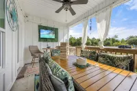 Blue Angel Beach House-2 king suites+Fire pit+air hockey🌴