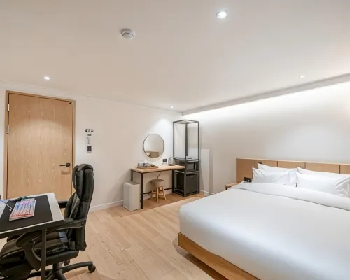 Brown Dot Hotel NamGumi Hotels near Dodeogam Hermitage