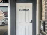 Contemporary apartment on the square! Hotels in Neosho