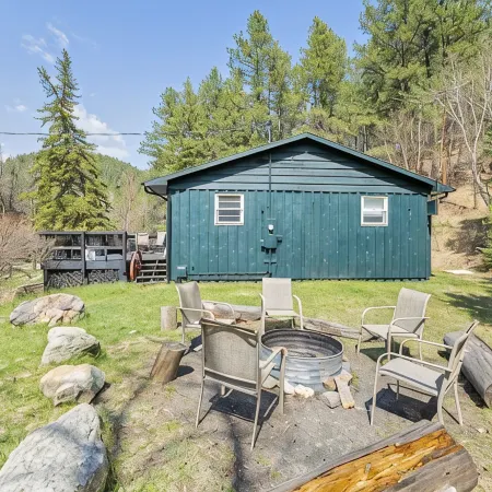 The Golden Slipper Cabin