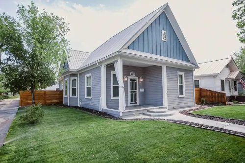 Updated Downtown Bungalow Centrally Located - 주방