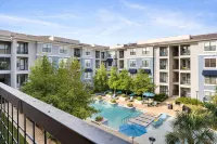 Cozy 1-BR Haven w/King Bed, Sofa Bed, Pool, Gym in Prime Frisco