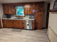 2Br Sleeps 8 Near Penn State, Stadium & Downtown with Hot Tub