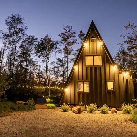 Off-Grid w/ Wood Fired Hot Tub - Modern, Clean and Cozy - 4 Kayaks - 90 Acres