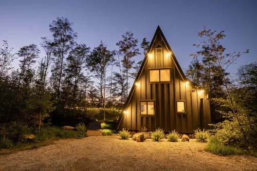 Off-Grid w/ Wood Fired Hot Tub - Modern, Clean and Cozy - 4 Kayaks - 90 Acres