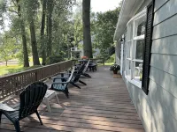 Lakefront Getaway at Renshaw Bay