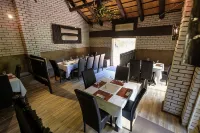Lion's Guesthouse and the Buck&Lion Restaurant - Breakfast