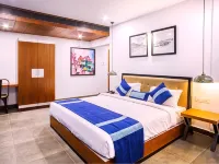 The Neighbourhood Hotels near Subhash Park