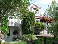 Auberge Maison Gagne - Homestays