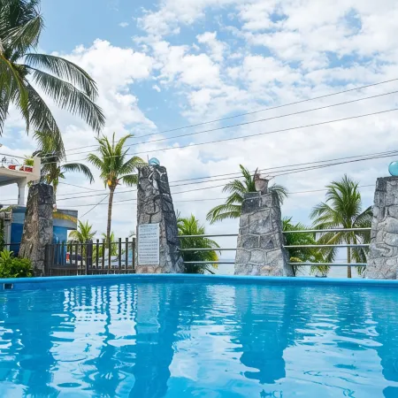 Unbeatable Oceanfront/Beachfront Location 2 Bedrooms Villa Snorkeling Paradise
