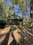 New Cabin in woods at pickwick.  3 BR 2 bath,  near Stateline ramp & state park - 3-Star
