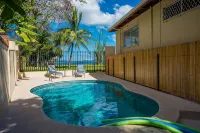 Tamarindo's Hidden Gem, Tropical oasis 3 BR Beachfront Home, with private pool. - สระว่ายน้ำส่วนตัว