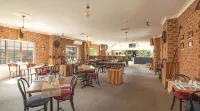 Country Comfort Coffs Harbour - breakfast