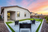 Modern Elevated Retreat: 3-bedroom New build home in Maricopa