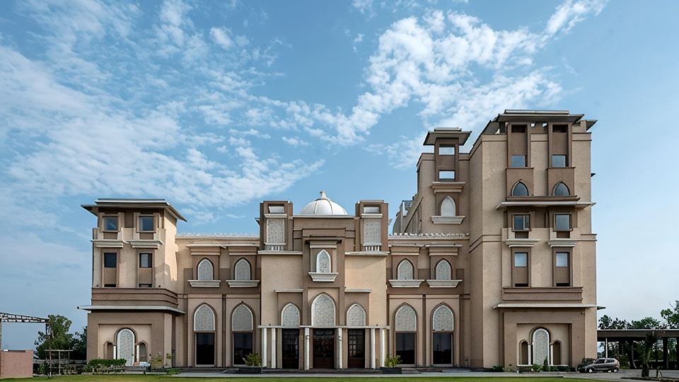Geeta Sarovar Portico, Panipat