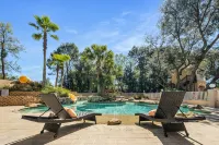 5 bedrm Paradise w/ your own POOL + LAZY RIVER - Pools