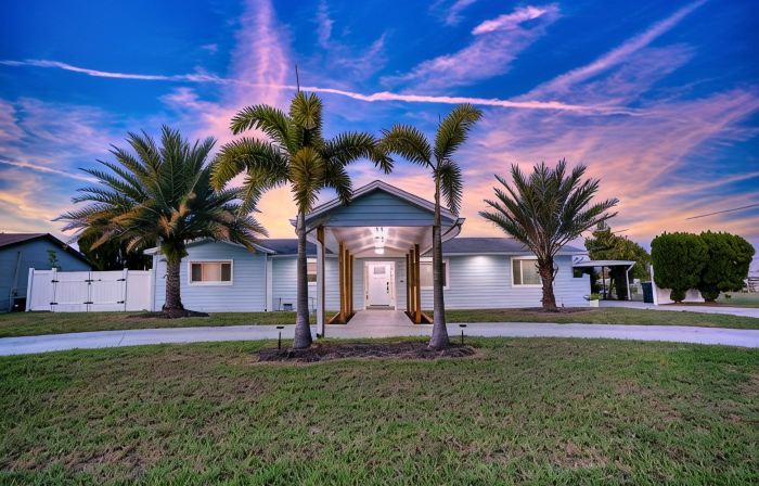 Relaxing Apollo Waterfront Retreat I Pool l Spa l Dock I Firepit