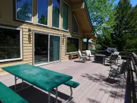 Henry's Lakefront Cabin - 20 miles from YNP - Sleeps 10 with 3 baths - Chalets