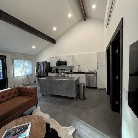Peaceful Modern Hideaway- Near Airport, Whitefish and Glacier National Park