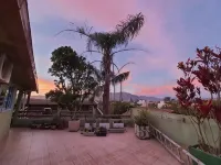 Joaquina 433 - Pousada Floripa Отели рядом с достопримечательностью «Пляж Гальета»